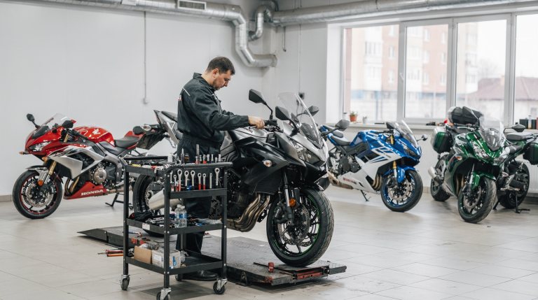 Обслуживание мотоциклов Honda, Yamaha, Suzuki и Kawasaki: общие принципы